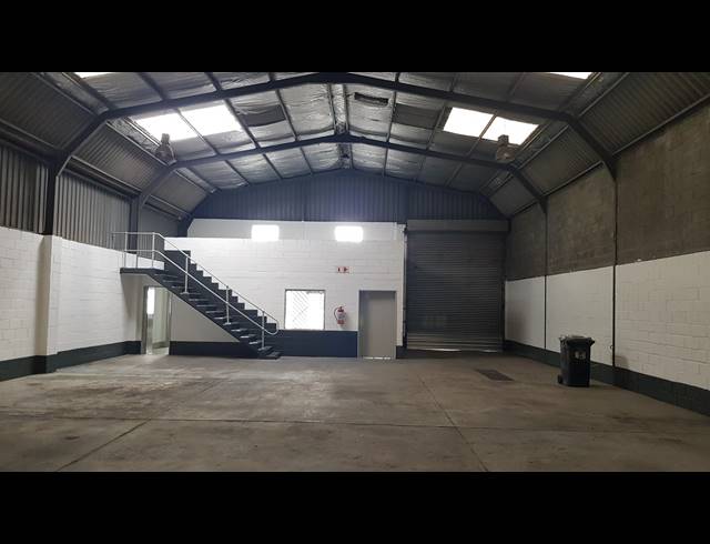 317M² FACTORY TO LET IN BLACKHEATH INDUSTRIAL